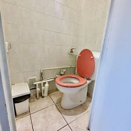 Apartment Impeccable Chambre, Bien Place, Calme & Equipe *