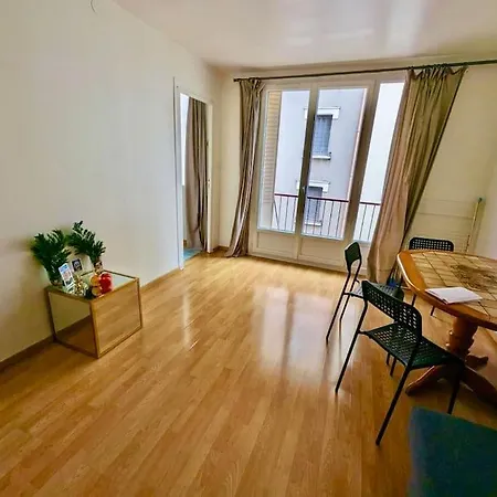 Impeccable Chambre, Bien Place, Calme & Equipe 아파트