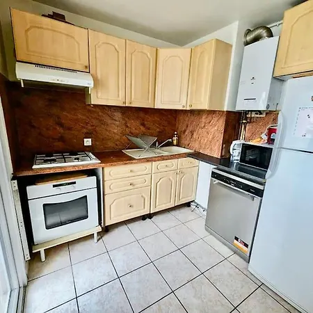 아파트 Impeccable Chambre, Bien Place, Calme & Equipe *