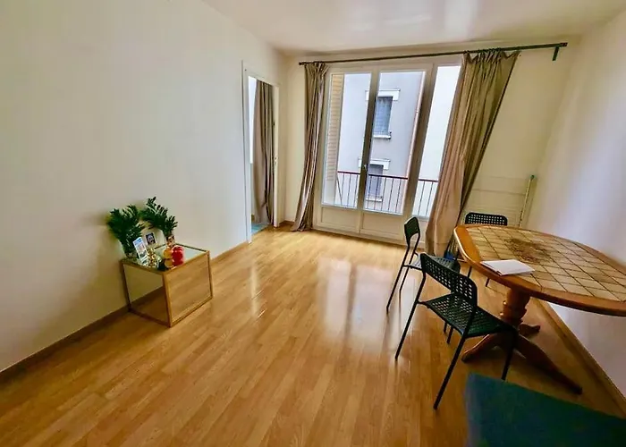 Impeccable Chambre, Bien Placé, Calme&tout Equipé Appartement